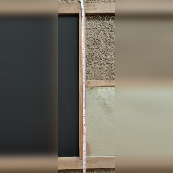 Wall decor, window, chalkboard, chickenwire, magnetic board - Picture 2 of 4